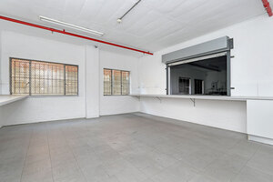 Warehouse to rent at Noursepack in Epping Industrial