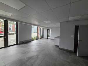 776m² Warehouse to rent at Sapphire Business Park in Bellville South Industria