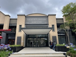648m² Office Space to rent at Silver Stream Business Park in Bryanston