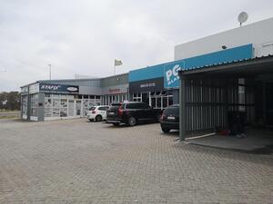 125m² Retail Shops to rent at Broadway Auto Centre in Somerset West
