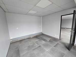 776m² Warehouse to rent at Sapphire Business Park in Bellville South Industria