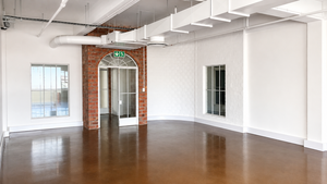 98m² Office Space to rent at Woodland House in Woodstock