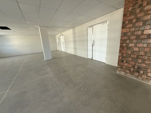 77m² Office Space to rent at Halo Medical Suites Paardevlei in Paardevlei