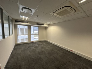 762m² Office Space to rent at Thomas Pattullo in Foreshore