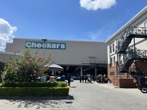 92m² Retail Shops to rent at Pineslopes Shopping Centre in Fourways
