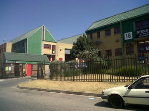 422m² Warehouse to rent at Rodium Industrial Park in Strijdompark