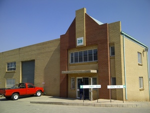 189m² Warehouse to rent at Sunnyrock Units in Sunnyrock