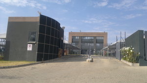 715m² Office Space to rent at Erand Gardens in Midridge Park