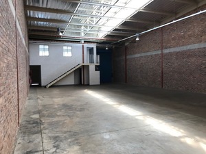 350m² Warehouse to rent at Route 24 - A in Meadowdale