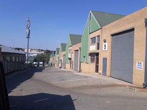 422m² Warehouse to rent at Rodium Industrial Park in Strijdompark