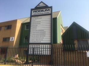 422m² Warehouse to rent at Rodium Industrial Park in Strijdompark