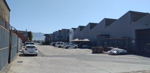621m² Office Space to rent at Consani Industrial Park in Elsies River