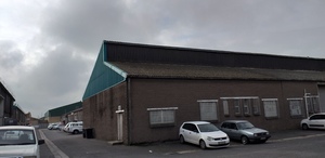 270m² Warehouse to rent at Luxmi Building in Athlone