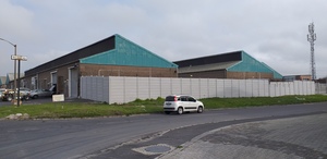 270m² Warehouse to rent at Luxmi Building in Athlone