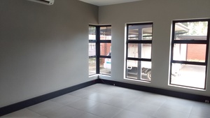 278m² Office Space to rent at Carlswald Decor Centre in Halfway Gardens