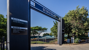 229m² Office Space to rent at Kyalami Business Park (53 Kyalami Boulevard) in Kyalami