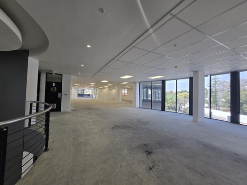 1444m² Commerce Square, Sandhurst