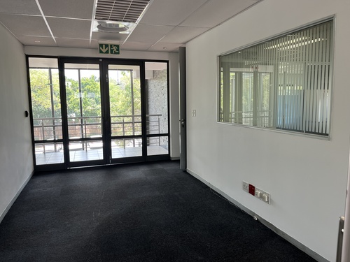 300m² Little Fourways Office Park, Magaliessig
