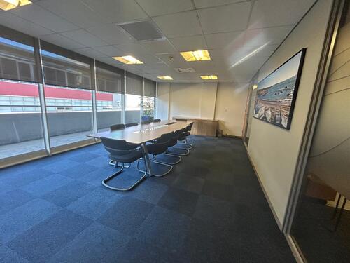 1990m² Oceana House, Foreshore