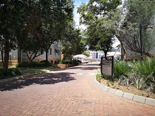 270m² Thornhill Office Park, Waterfall City