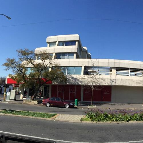 195m² Somerset Centre, Somerset West Central