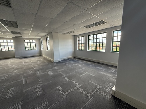 126m² Brookside Office Park, Claremont
