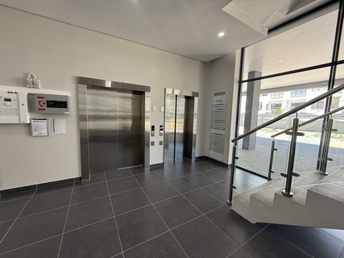 93m² Halo Medical Suites Paardevlei, Paardevlei