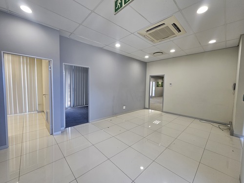 455m² Sable Square, Sanddrift