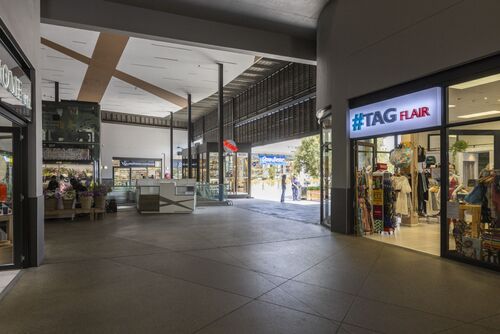 156m² The Village Square - Durbanville, Durbanville