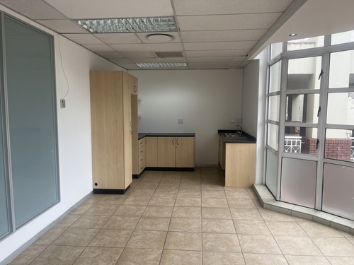 361m² Turnberry Office Park, Bryanston