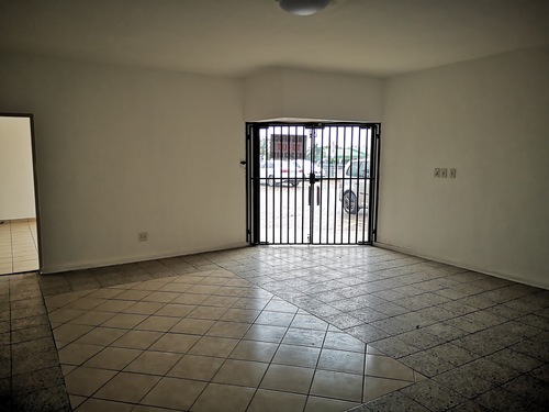 80m² 82 Richards Drive, Midrand