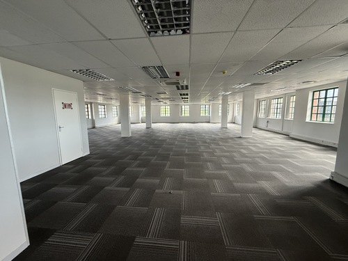 257m² Brookside Office Park, Claremont