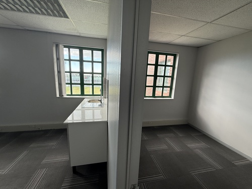 124m² Brookside Office Park, Claremont