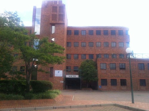 210m² Waterview Corner, Bruma