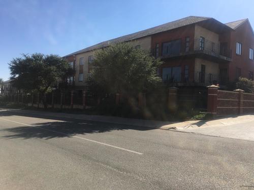 102m² Wild Fig Business Park, Laser Park