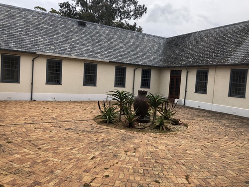 146m² Baker Square, Paardevlei