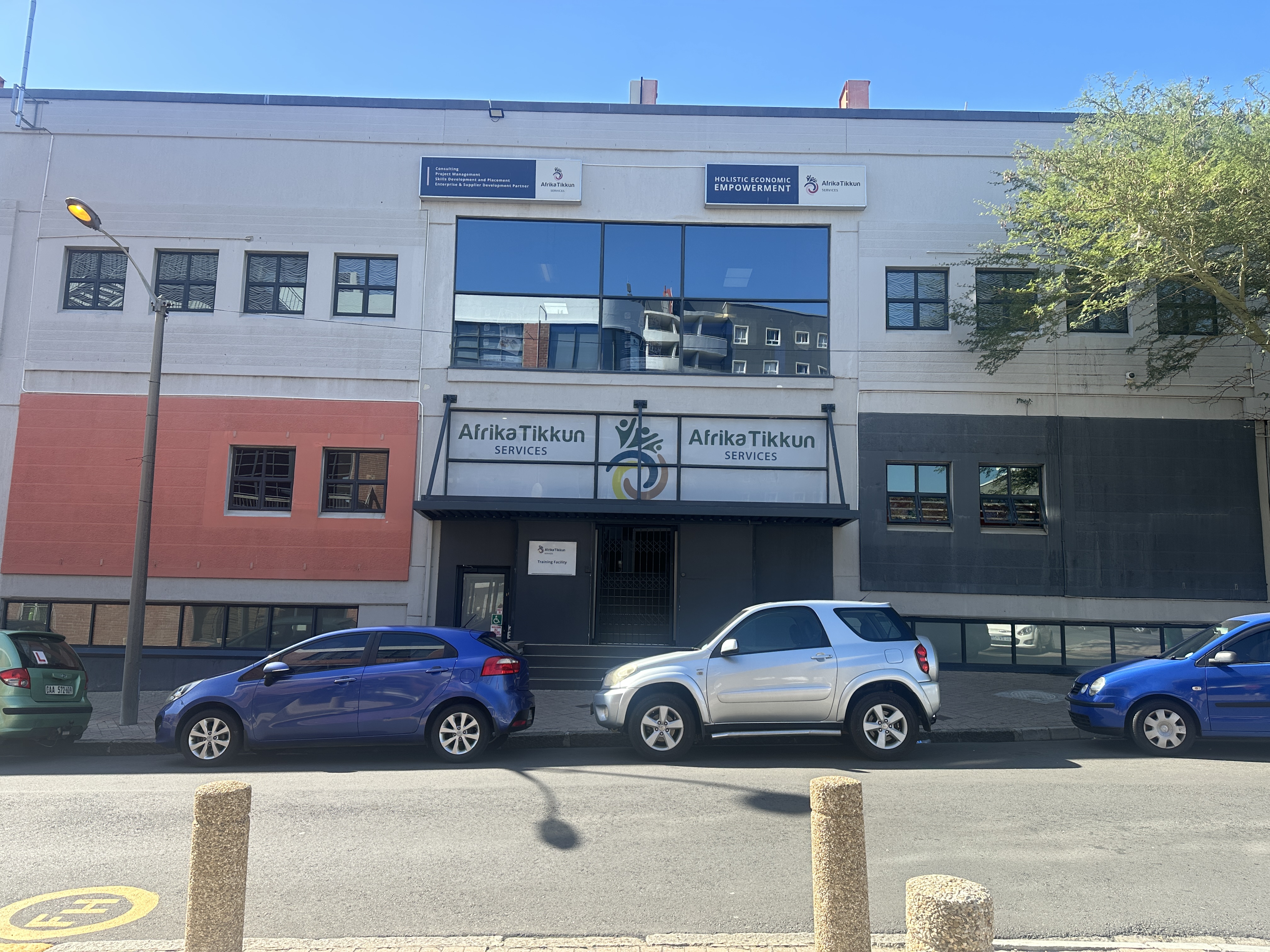 696m² Office Space to rent at 127 Cecil Road in Salt River
