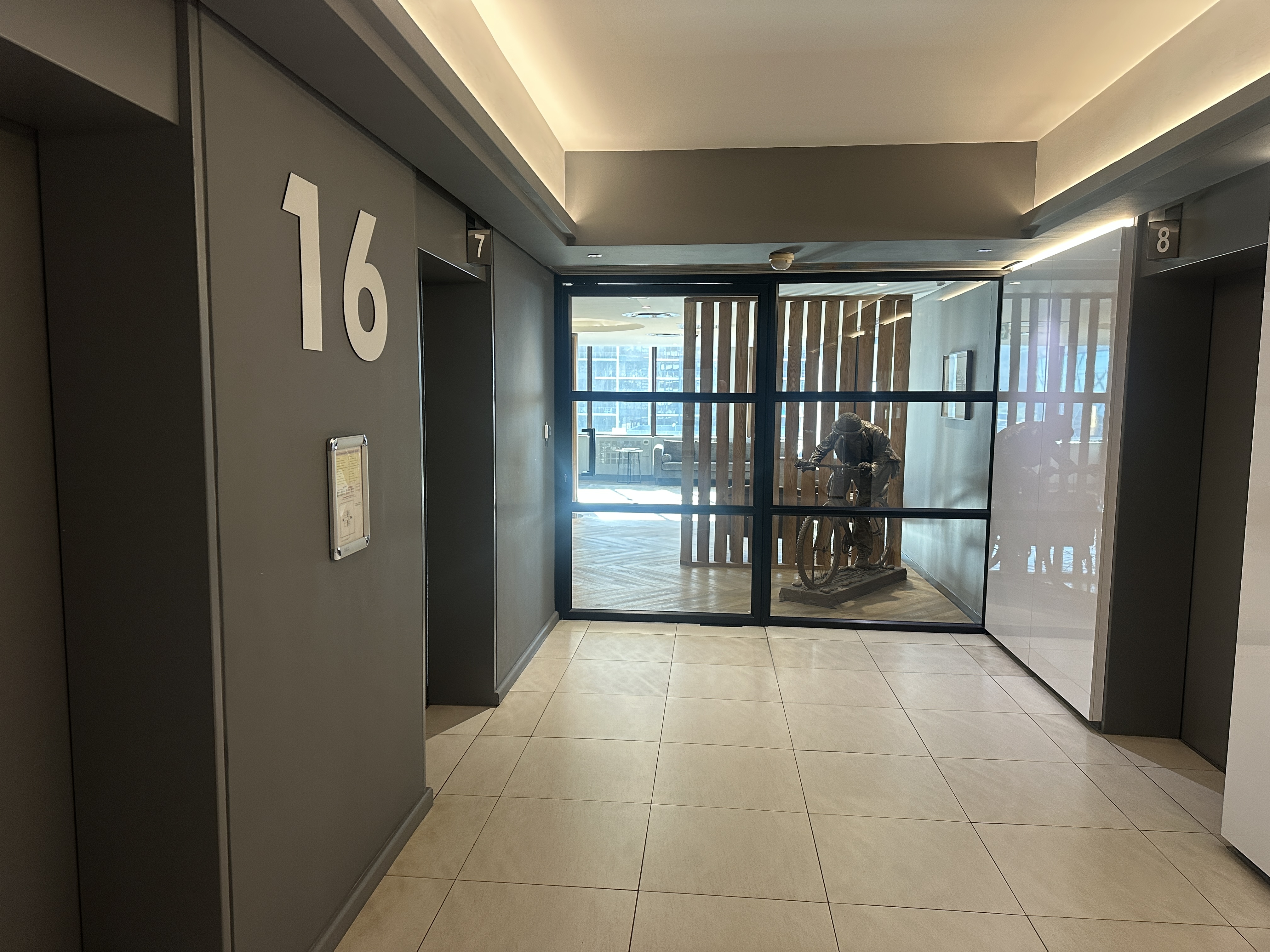 799m² Office Space to rent at 2 Long Street in Cape Town CBD