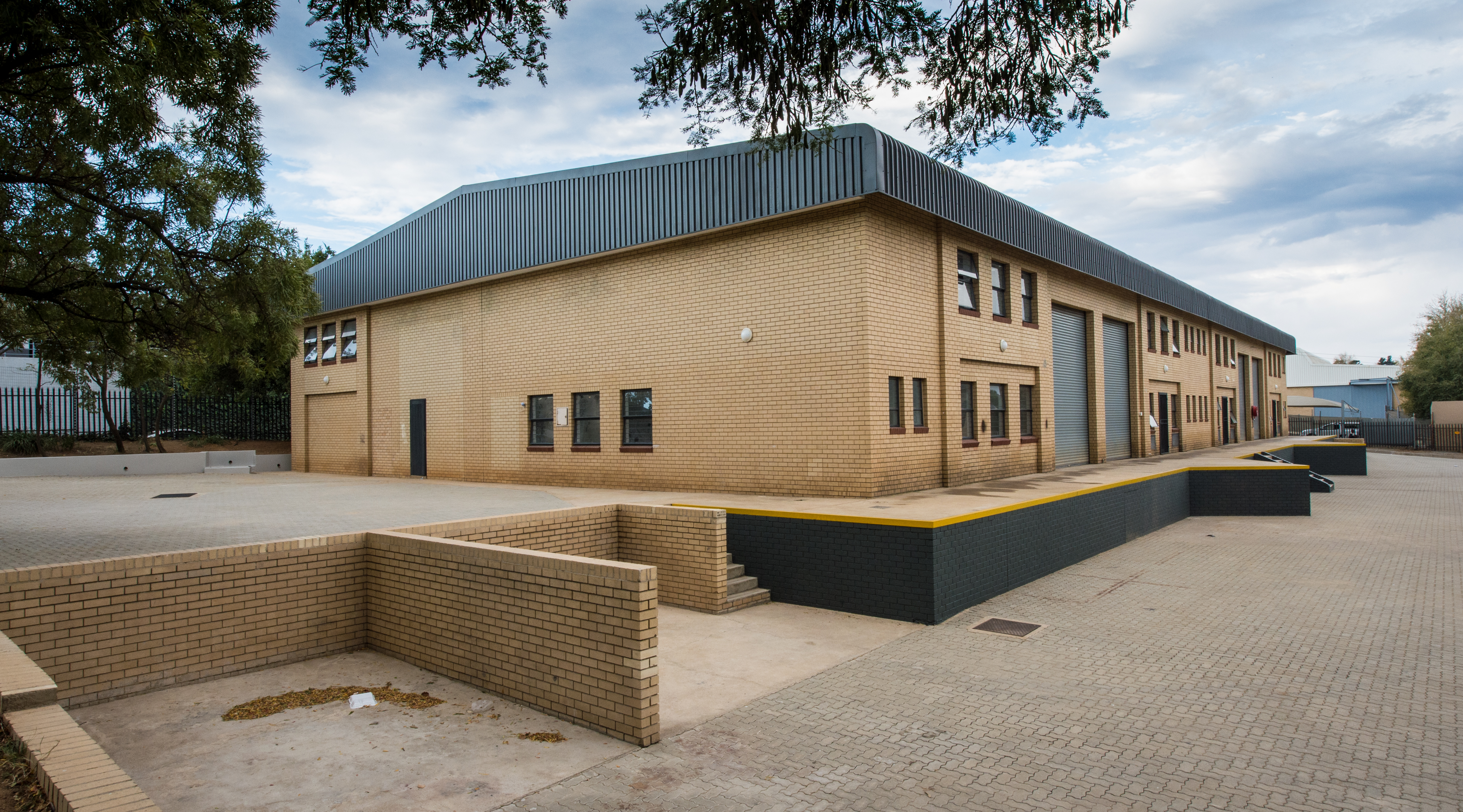 Warehouse to rent at 25 Superior Close in Midridge Park