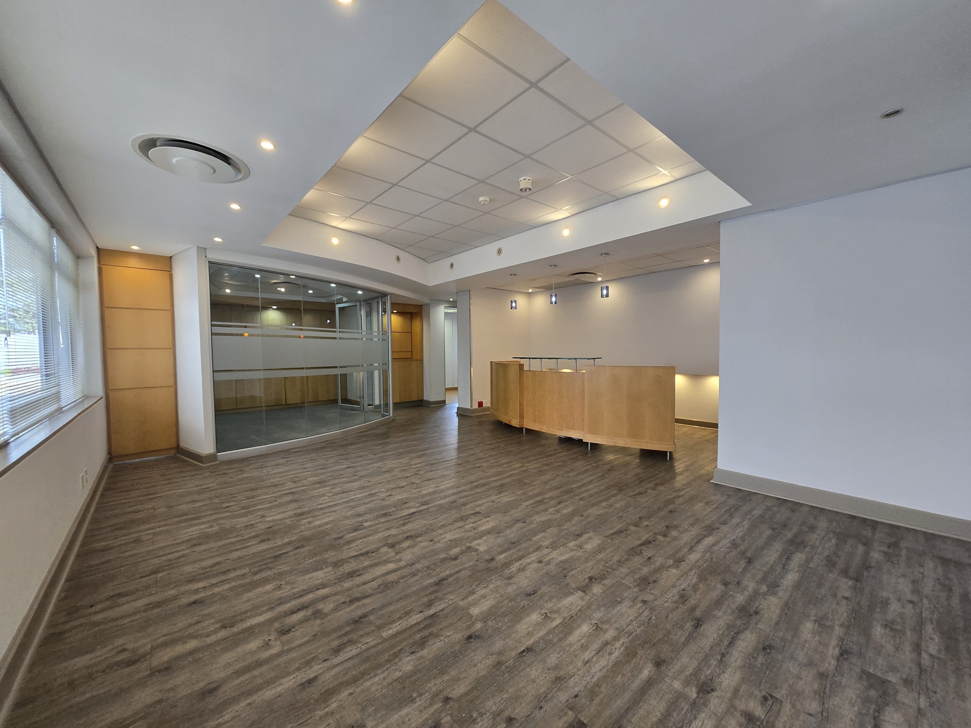 938m² Office Space to rent at 33 Fricker Road in Illovo
