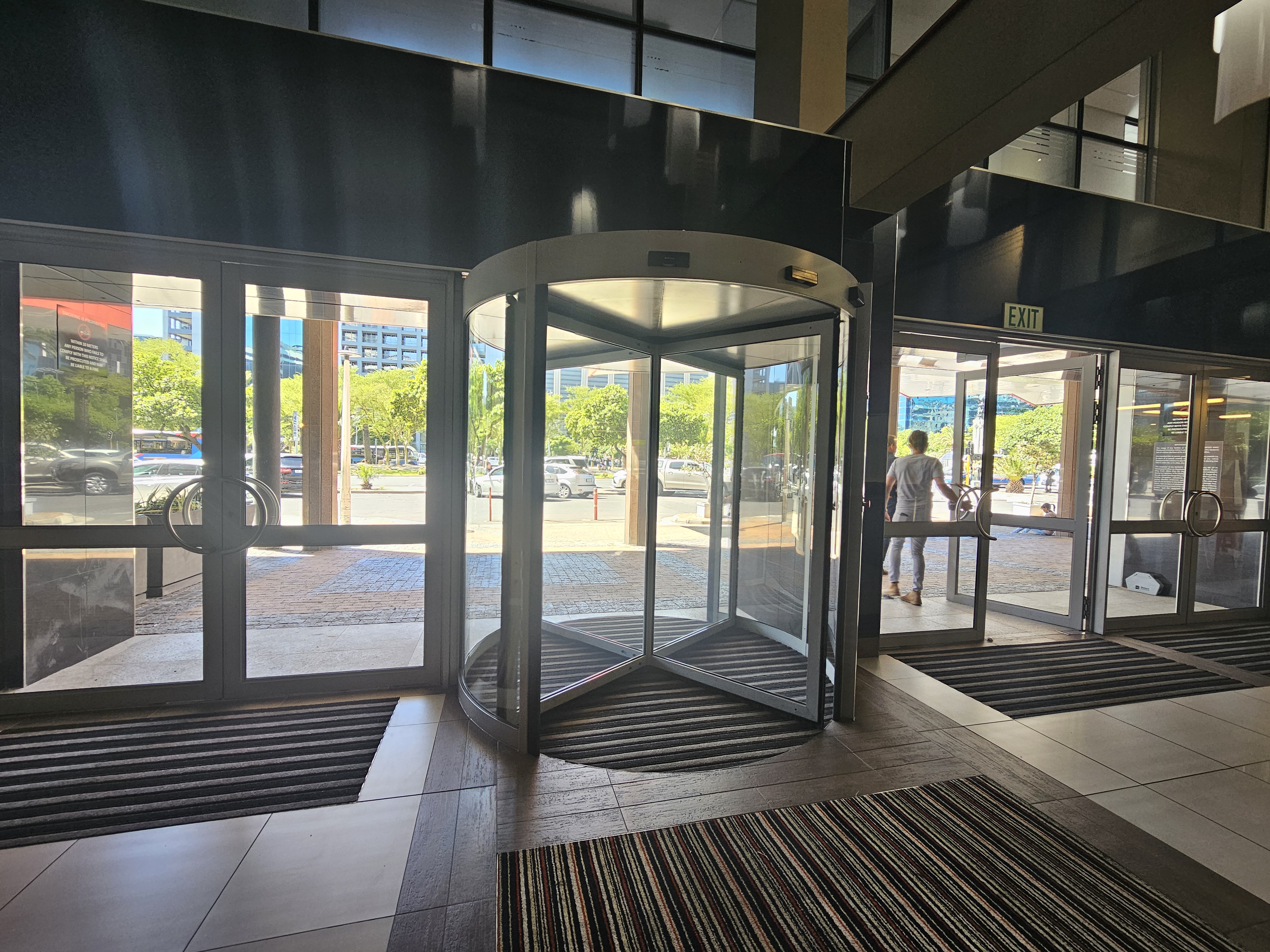 668m² Office Space to rent at 33 On Heerengracht in Cape Town CBD