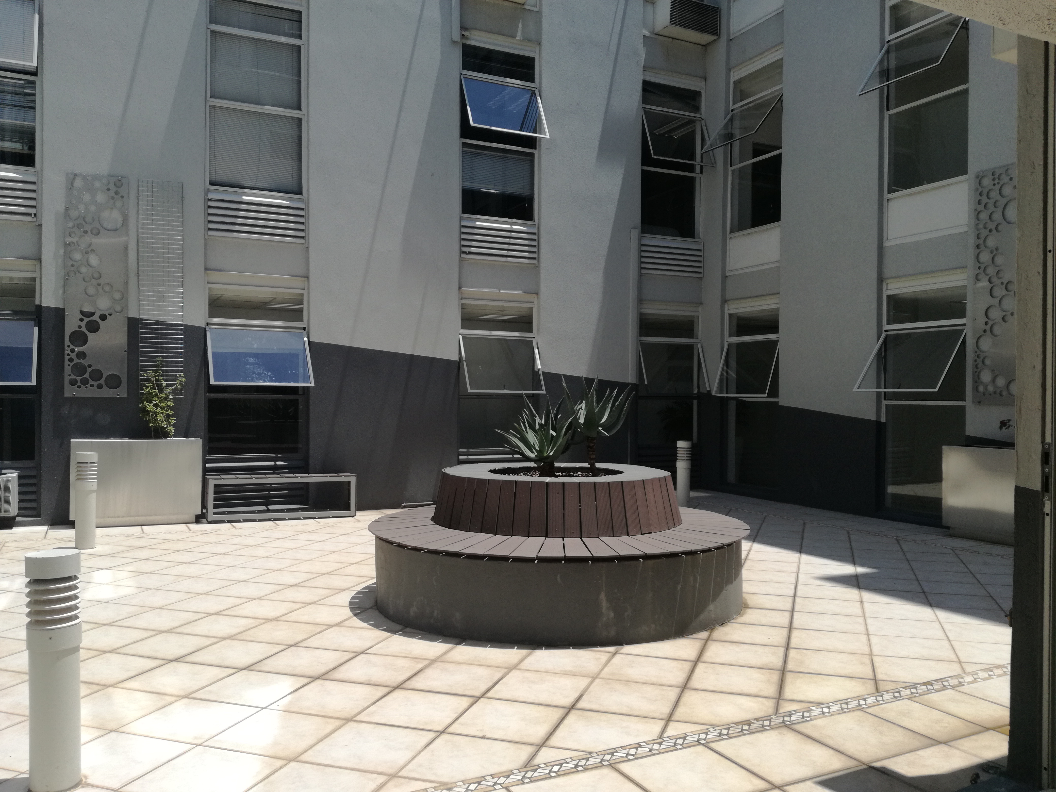 873m² Office Space to rent at 382 Jan Smuts Avenue in Craighall Park