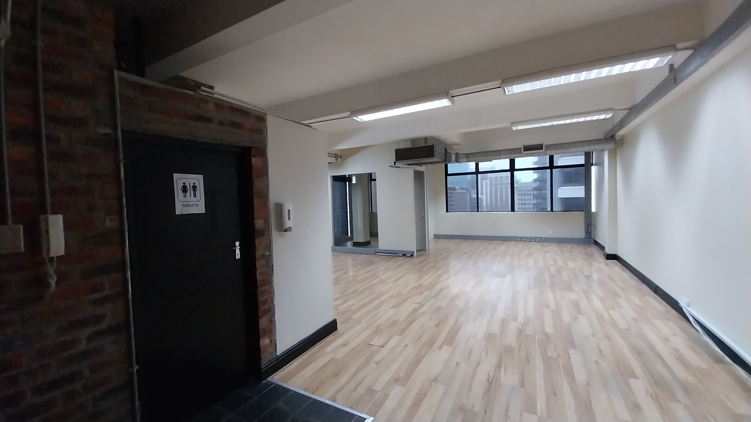 124m² Office Space to rent at 4 Loop Street in Cape Town CBD