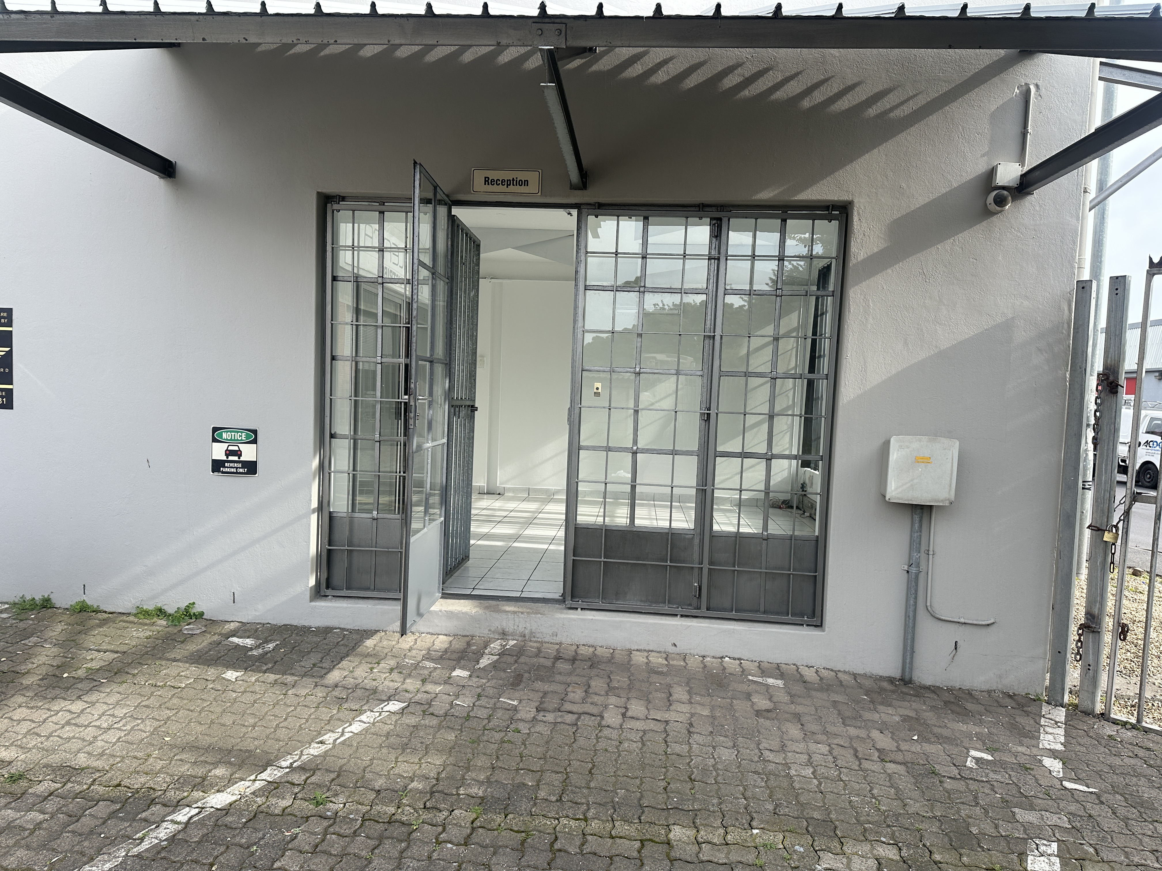 1 111m² Warehouse to rent at 5 Louis Glassman Road in Paarden Eiland