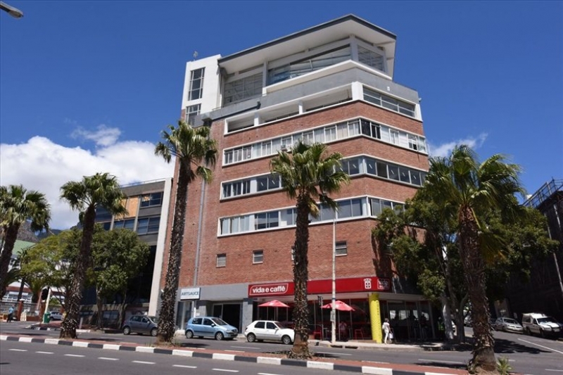300m² Office Space to rent at 62 Roeland Street in Cape Town CBD
