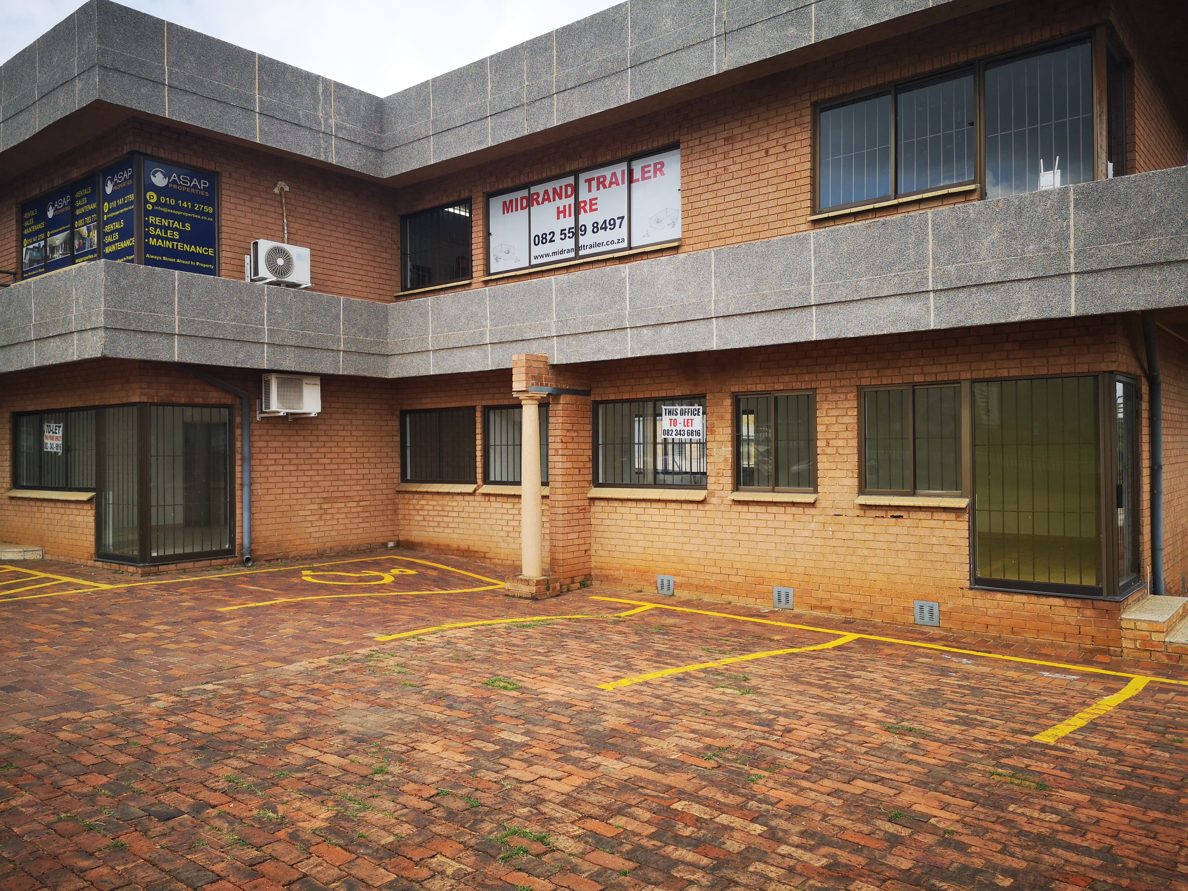 Office Space to rent at 82 Richards Drive in Midrand