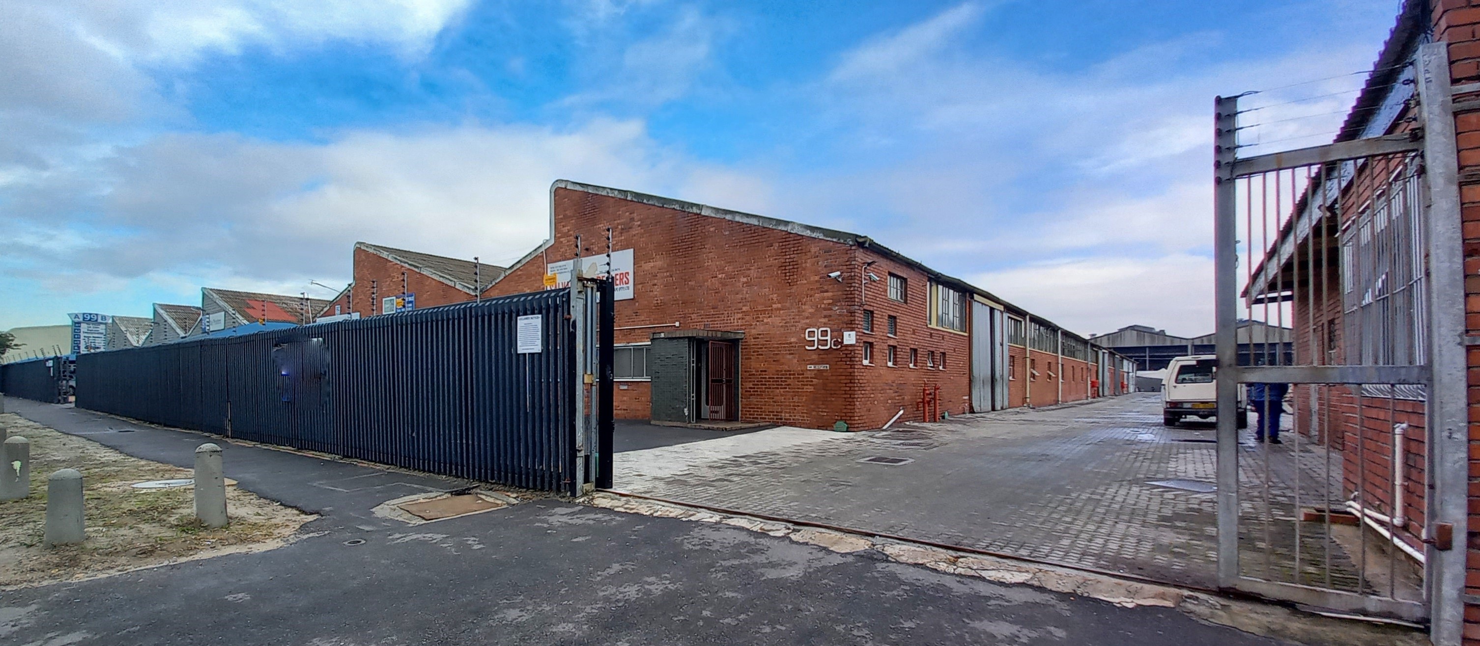 1 382m² Warehouse to rent at 99 Bofors Circle in Epping Industrial