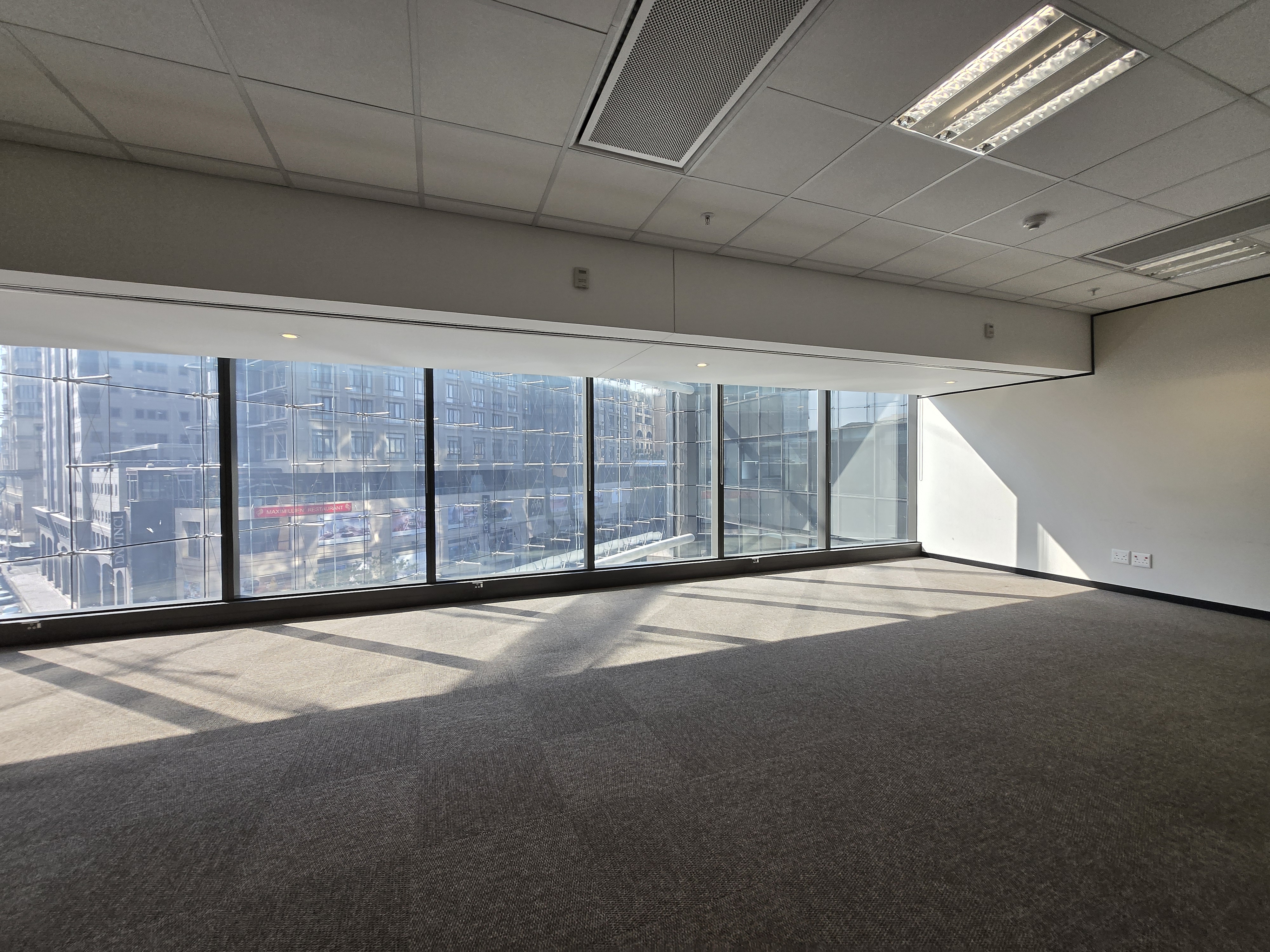 1 039m² Office Space to rent at Atrium on 5th in Sandton Central