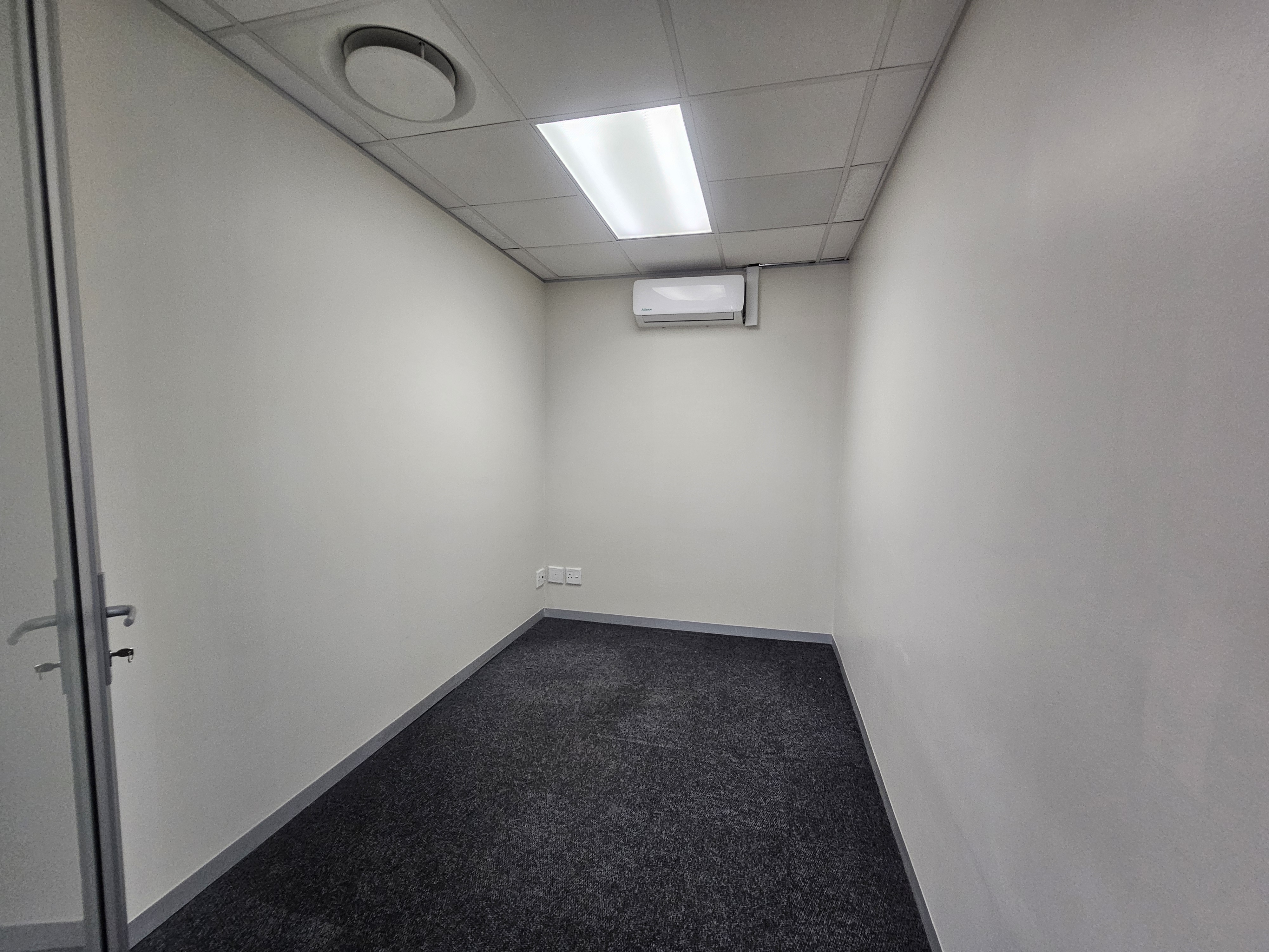858m² Office Space to rent at Bloemhof in Bo Oakdale
