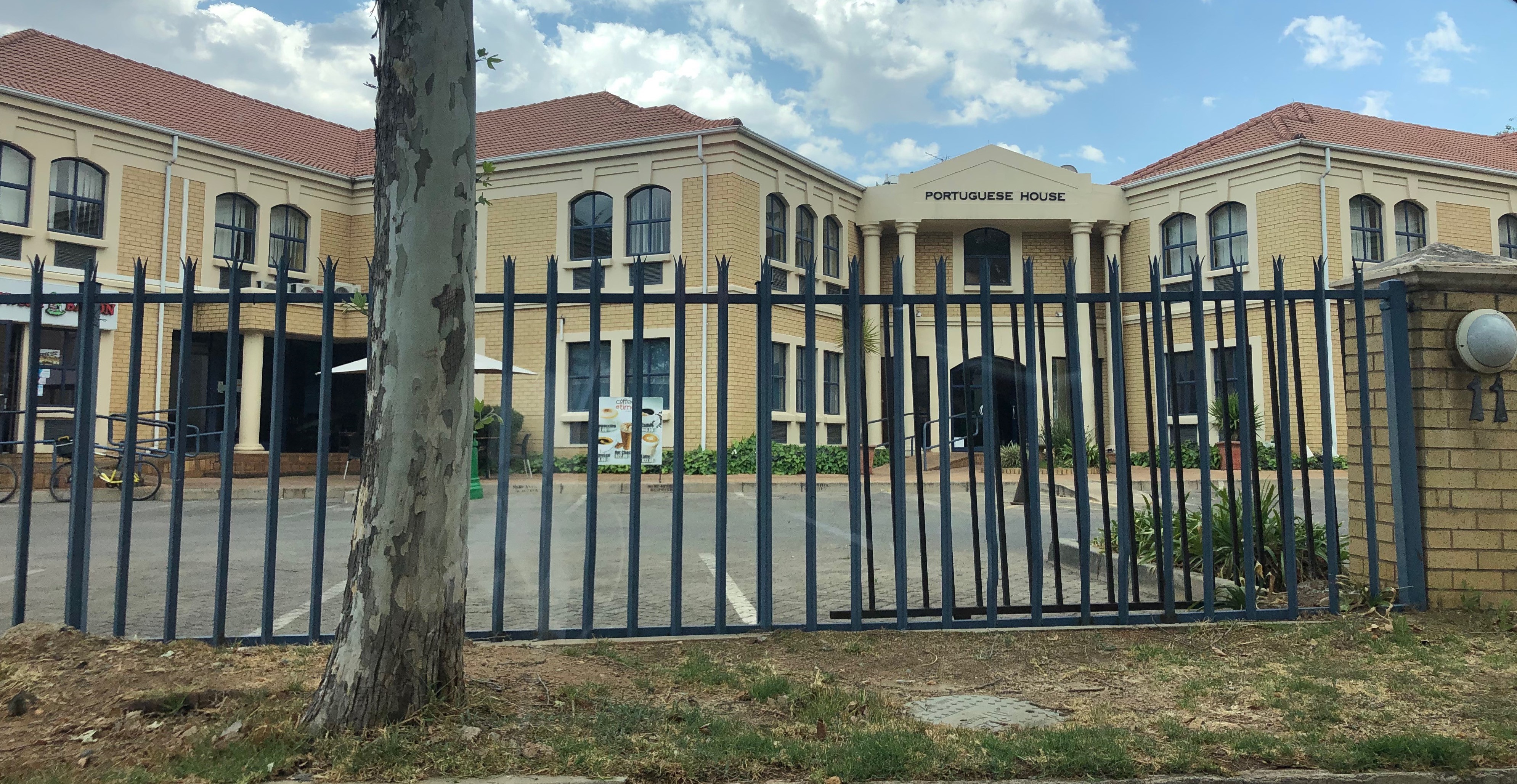 200m² Office Space to rent at BRUMA (15 Ernest Oppenheimer Avenue) in Bruma